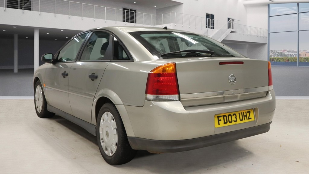Used Vauxhall Vectra 2003 for sale - 77073332: Photo 5