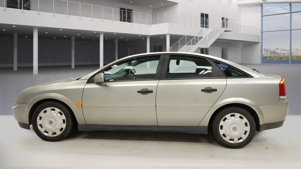 Used Vauxhall Vectra 2003 for sale - 77073332: Photo 6