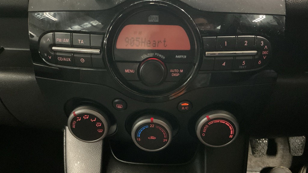 Used Mazda Mazda2 2011 for sale - 76560089: Photo 11