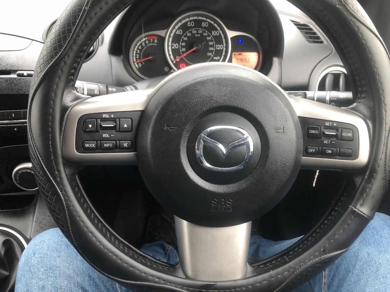 Used Mazda Mazda2 2011 for sale - 76560089: Photo 15