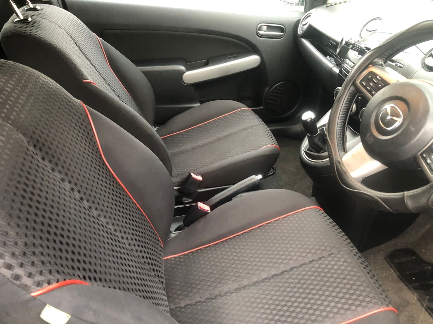 Used Mazda Mazda2 2011 for sale - 76560089: Photo 17