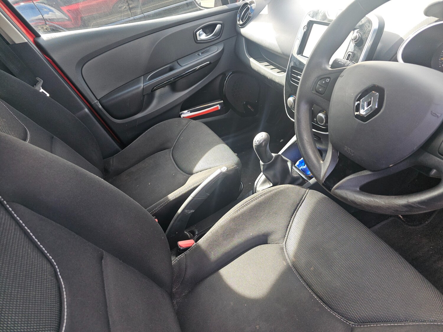 Used Renault Clio 2015 for sale - 78219083: Photo 9