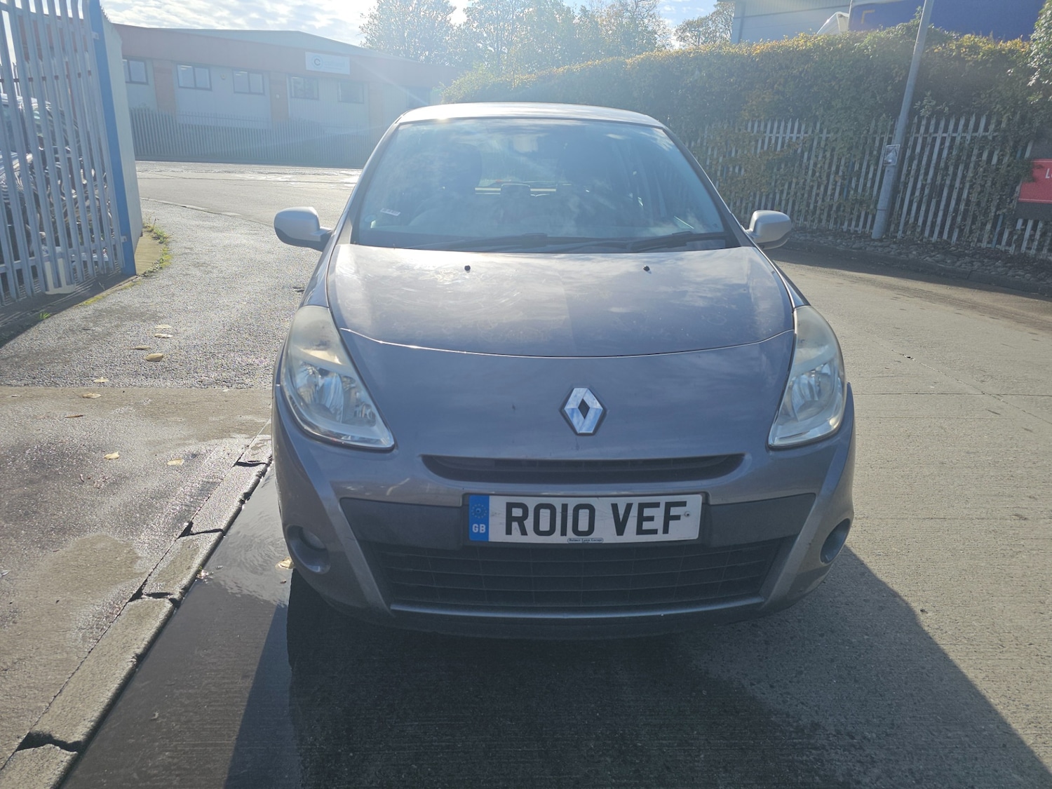 Used Renault Clio 2010 for sale - 76025390: Photo 2