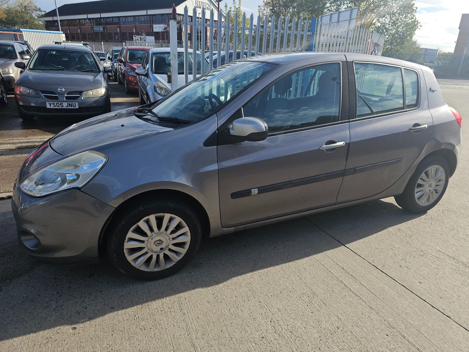 Used Renault Clio 2010 for sale - 76025390: Photo 8