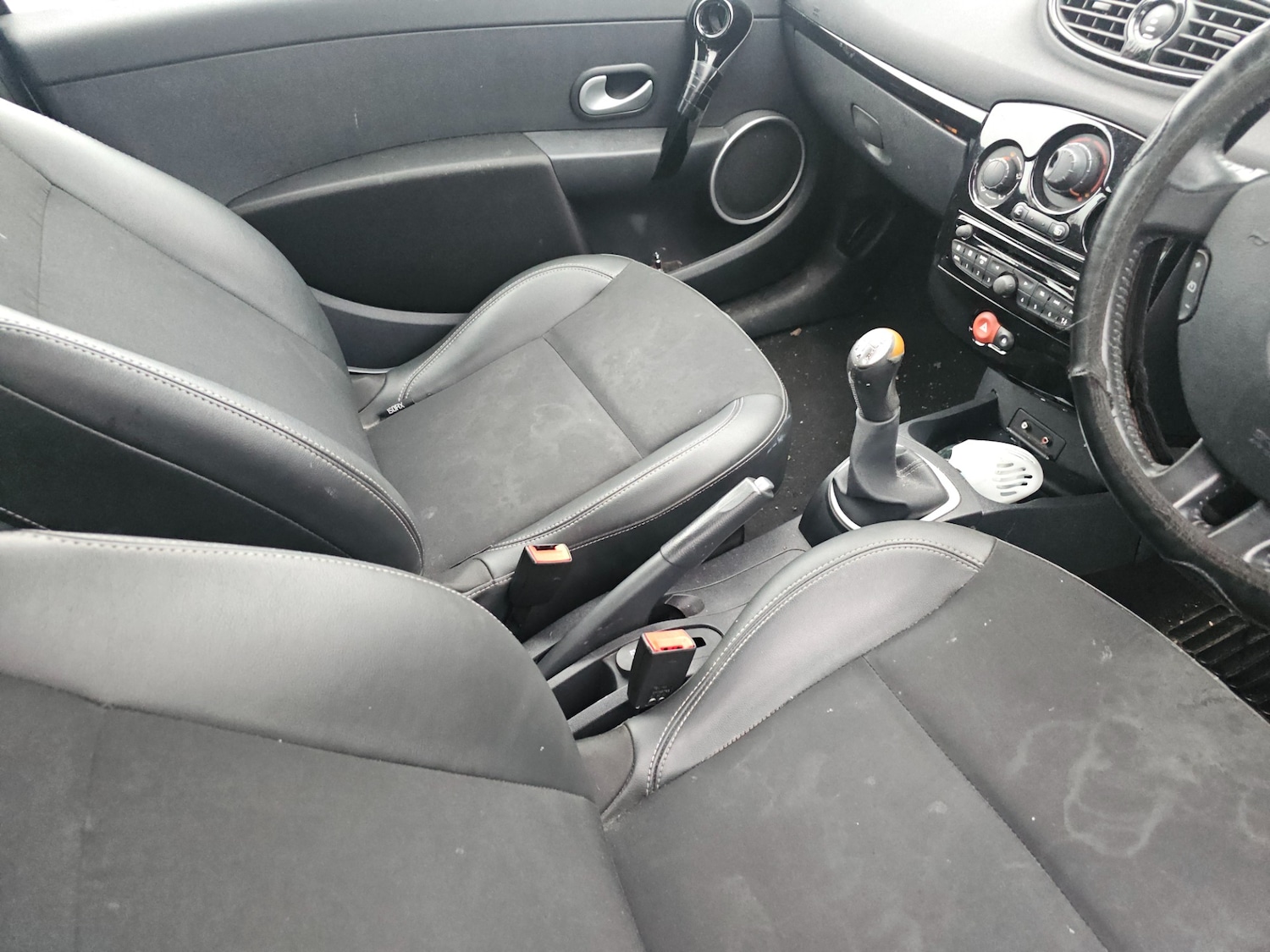 Used Renault Clio 2011 for sale - 76776467: Photo 9