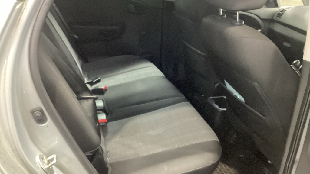 Used Kia Venga 2010 for sale - 77204993: Photo 8