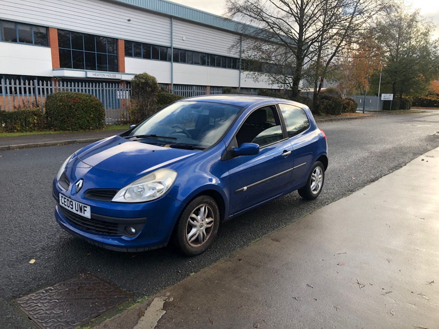 Used Renault Clio 2009 for sale - 76517718: Photo 2