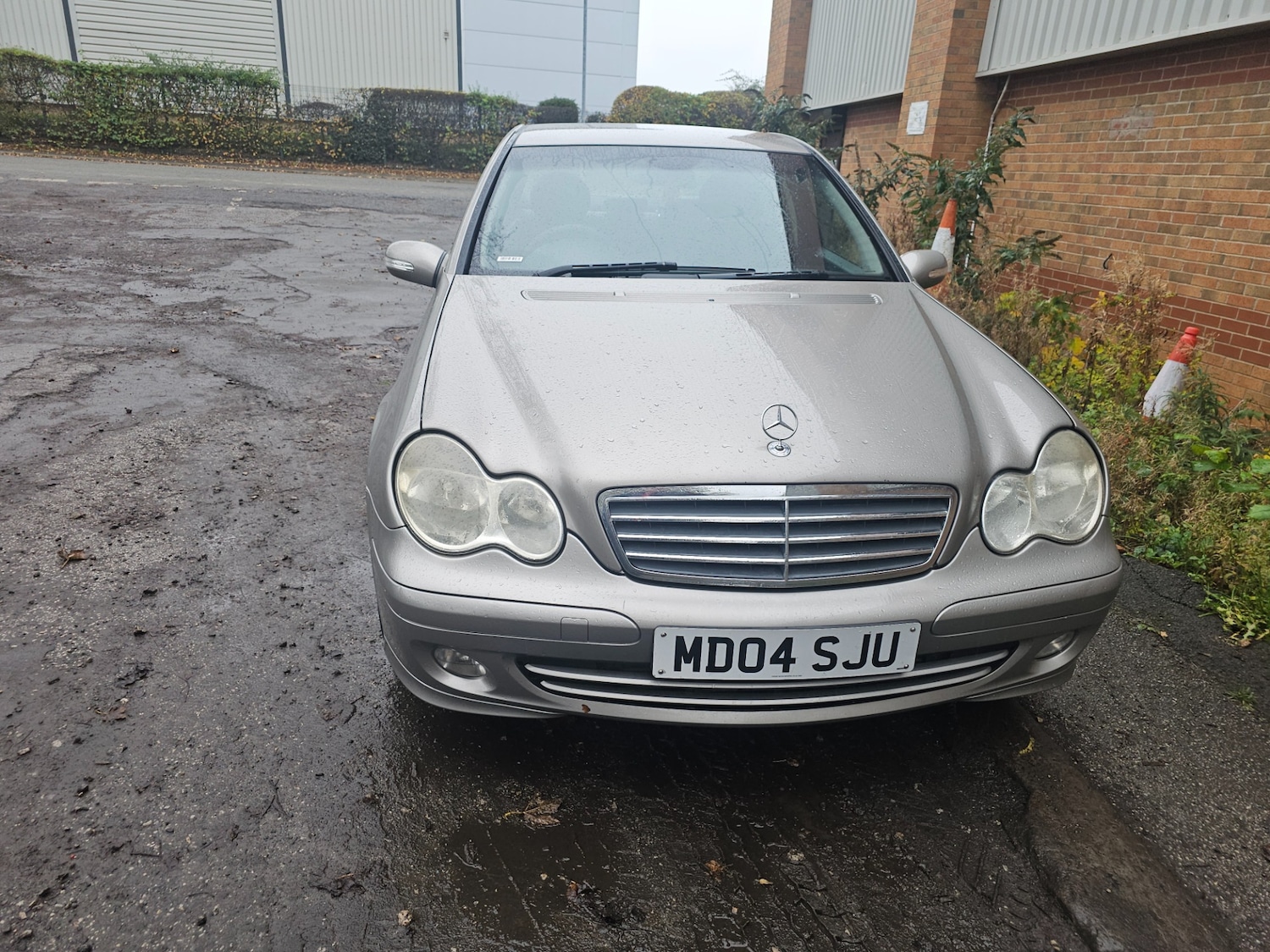 Used Mercedes-Benz C Class 2004 for sale - 76527454: Photo 2