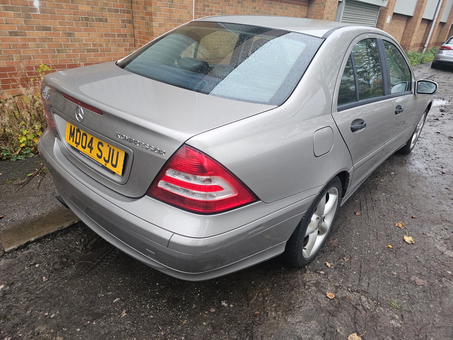 Used Mercedes-Benz C Class 2004 for sale - 76527454: Photo 4