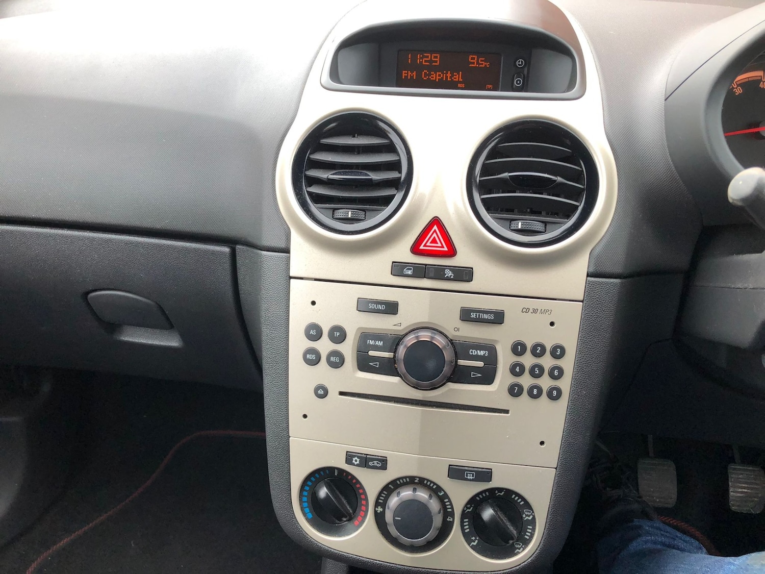 Used Vauxhall Corsa 2009 for sale - 77801932: Photo 16