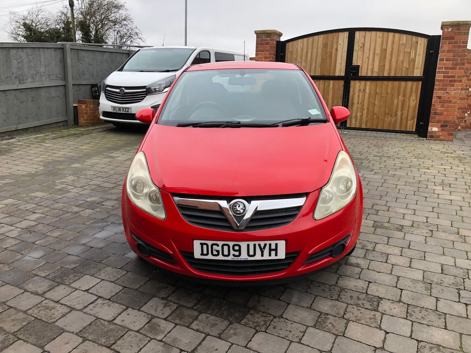 Used Vauxhall Corsa 2009 for sale - 77801932: Photo 2