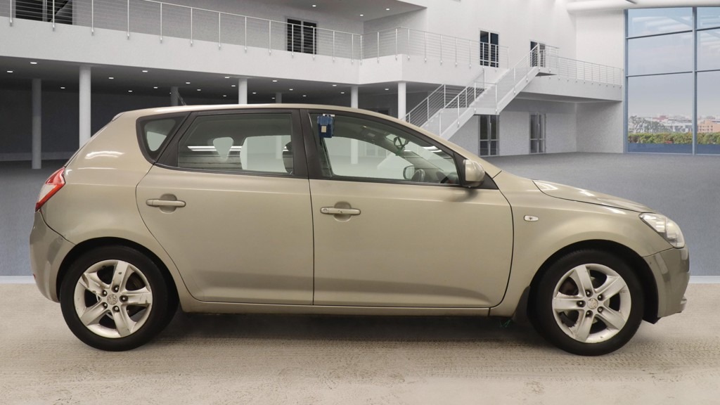 Used Kia Ceed 2012 for sale - 77232292: Photo 3