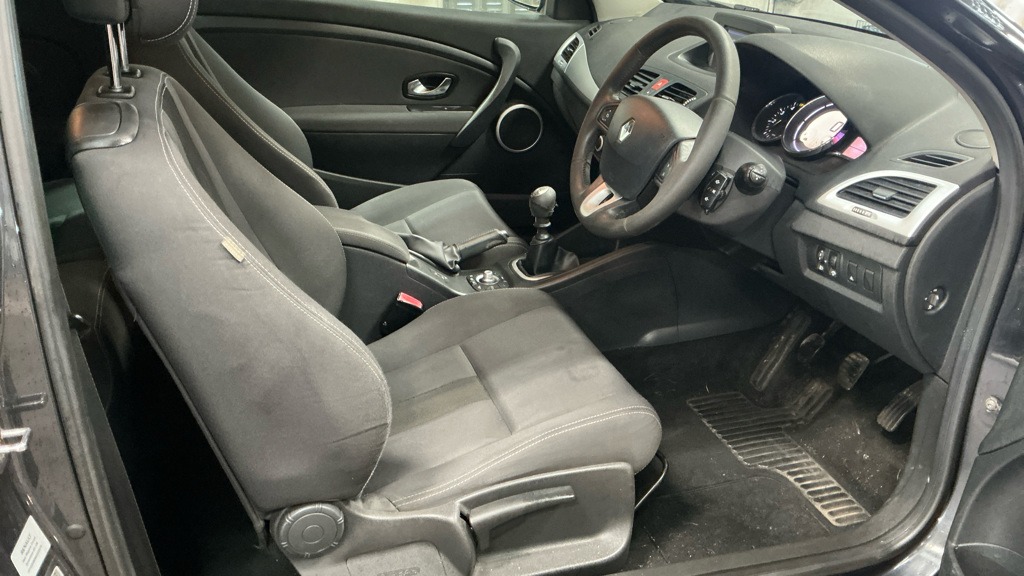 Used Renault Megane 2010 for sale - 77576525: Photo 7