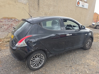 Used Chrysler Ypsilon 2012 for sale - 79559891: Photo