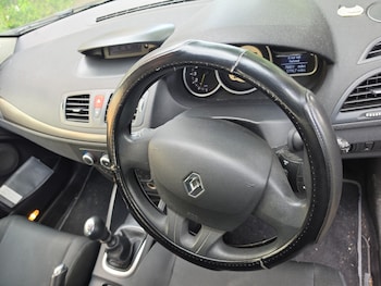 Used Renault Megane 2010 for sale - 78973126: Photo