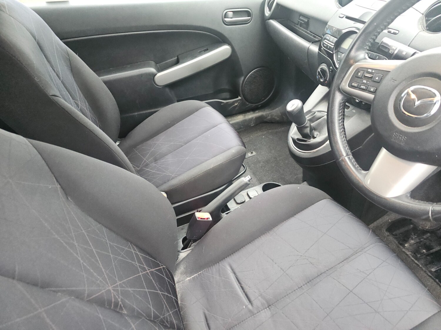 Used Mazda Mazda2 2011 for sale - 77360861: Photo 9