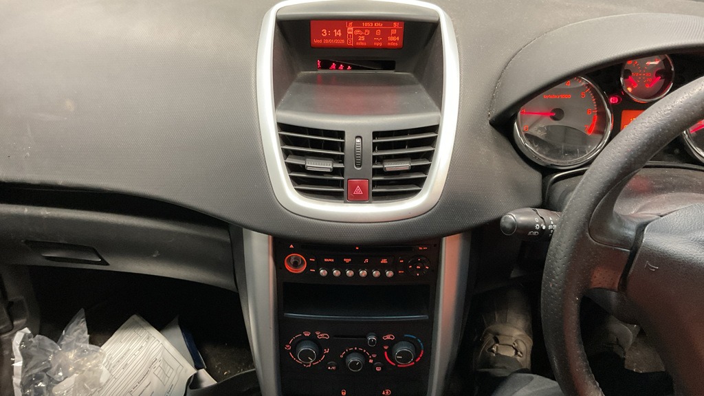 Used Peugeot 207 2011 for sale - 77430976: Photo 11