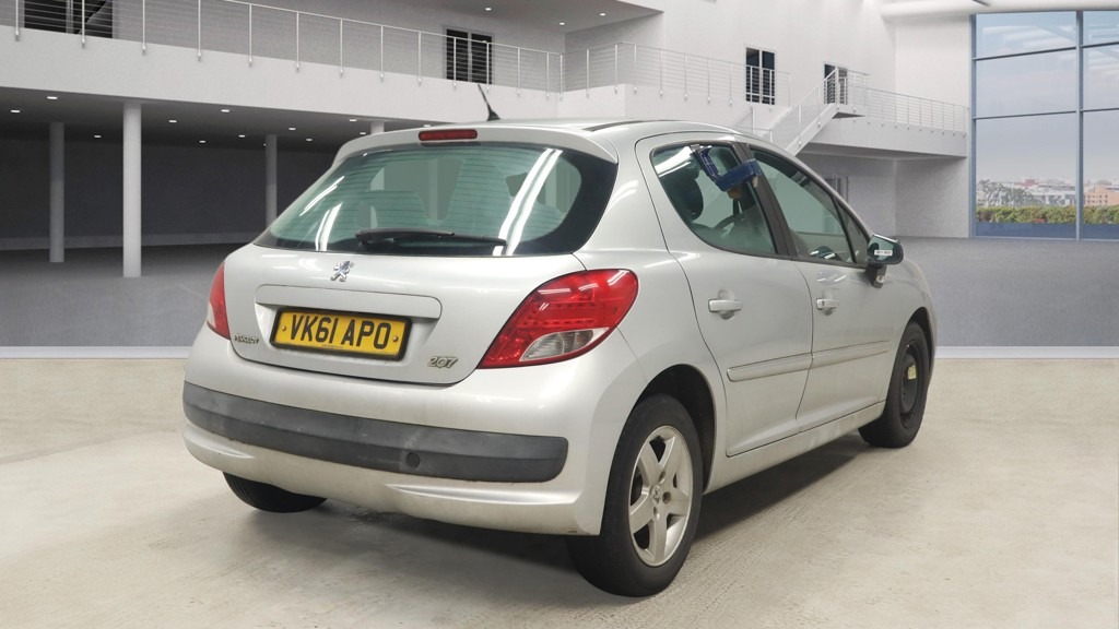 Used Peugeot 207 2011 for sale - 77430976: Photo 4