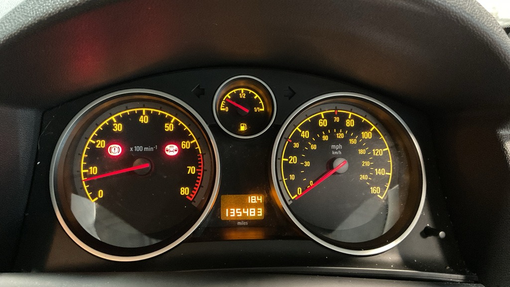 Used Vauxhall Astra 2010 for sale - 77232355: Photo 10