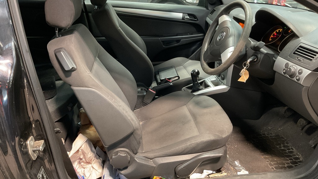 Used Vauxhall Astra 2010 for sale - 77232355: Photo 7