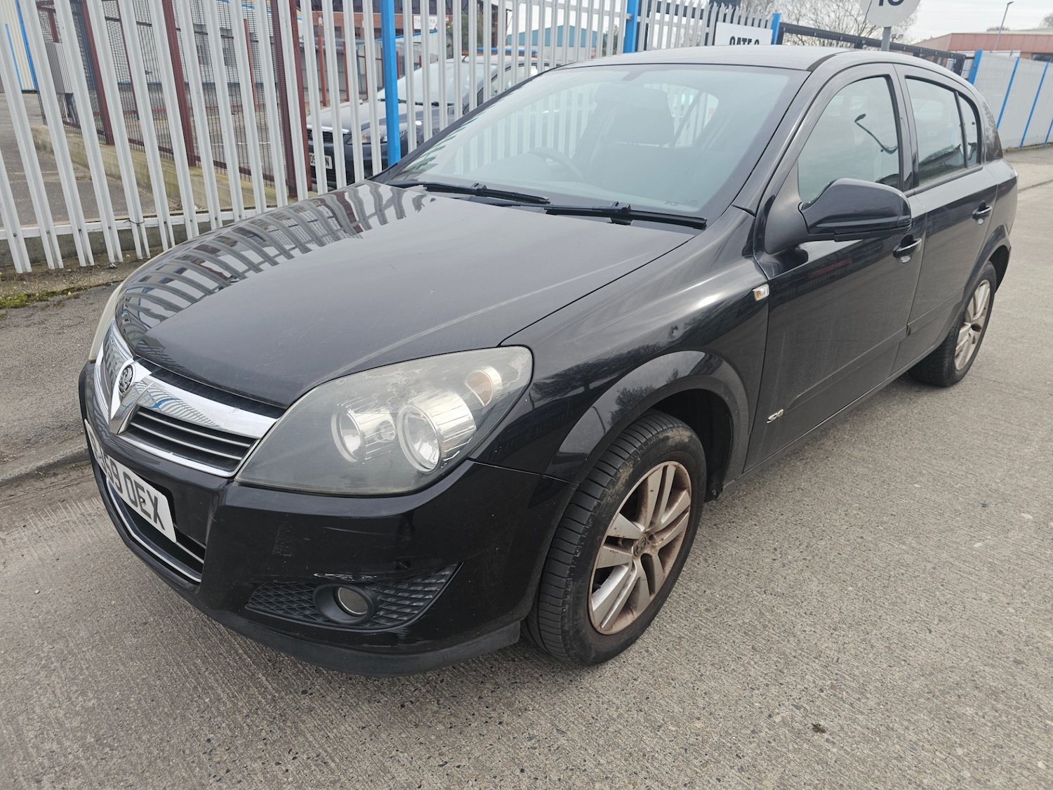 Used Vauxhall Astra 2009 for sale - 77990358: Photo 3