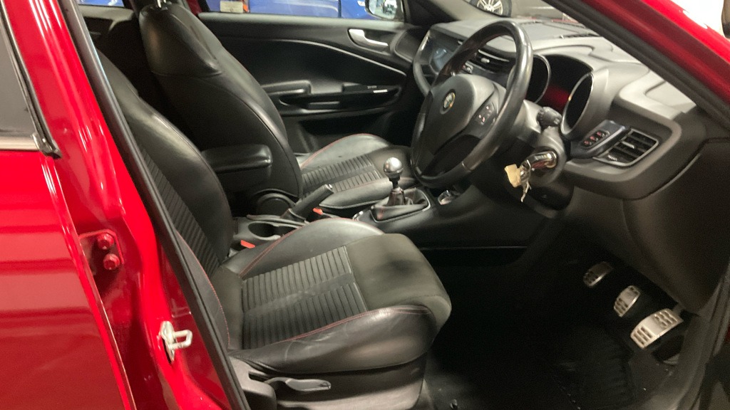 Used Alfa Romeo Giulietta 2011 for sale - 77173297: Photo 7