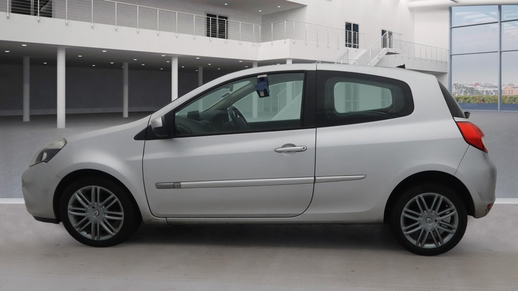 Used Renault Clio 2013 for sale - 76799591: Photo 12