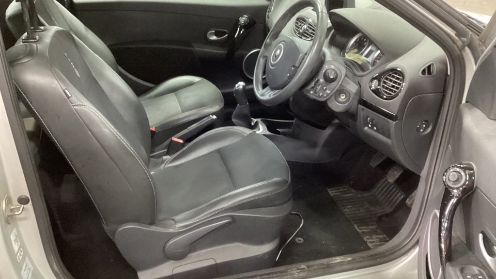 Used Renault Clio 2013 for sale - 76799591: Photo 14
