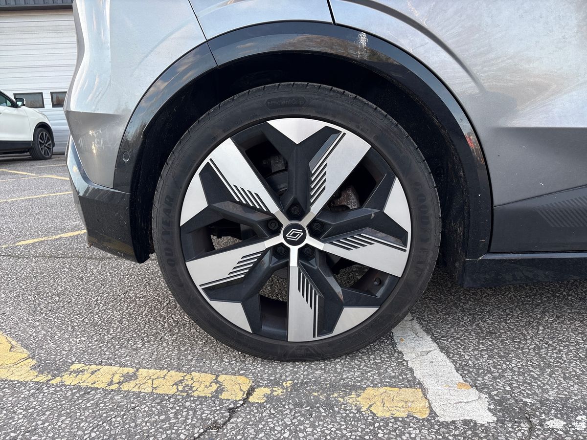 Used Renault Megane E Tech 2023 for sale - 76914859: Photo 9