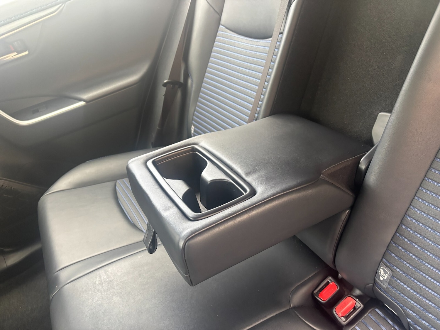 Used Toyota RAV4 2020 for sale - 76541235: Photo 15