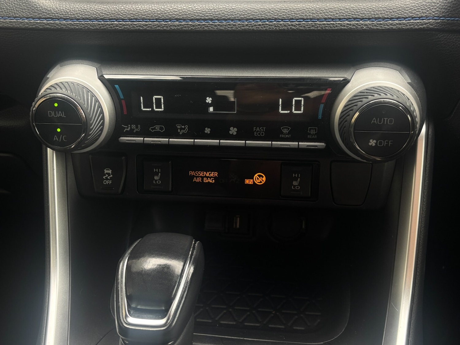 Used Toyota RAV4 2020 for sale - 76541235: Photo 27