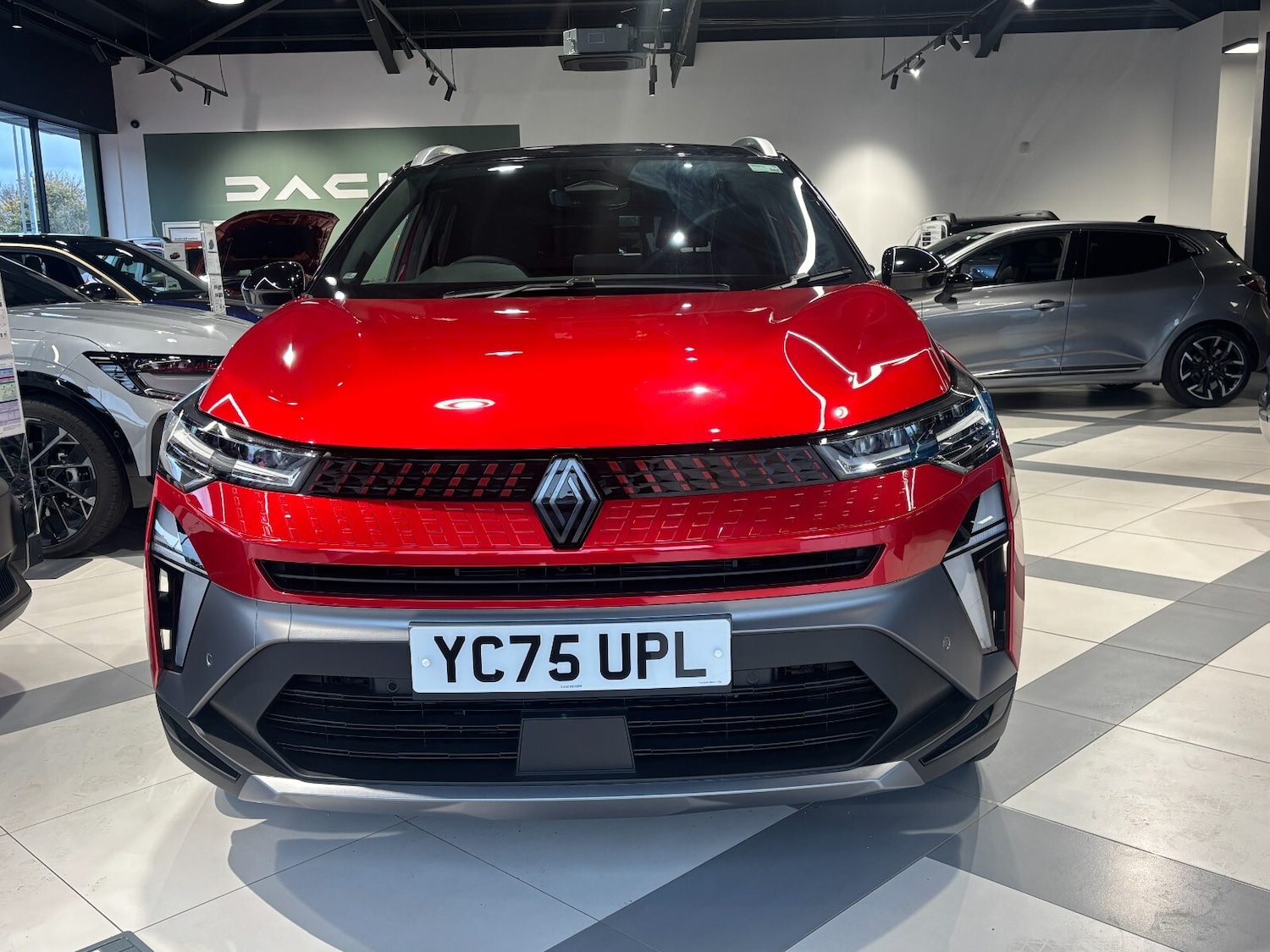 Used Renault Captur 2025 for sale - 76541258: Photo 2