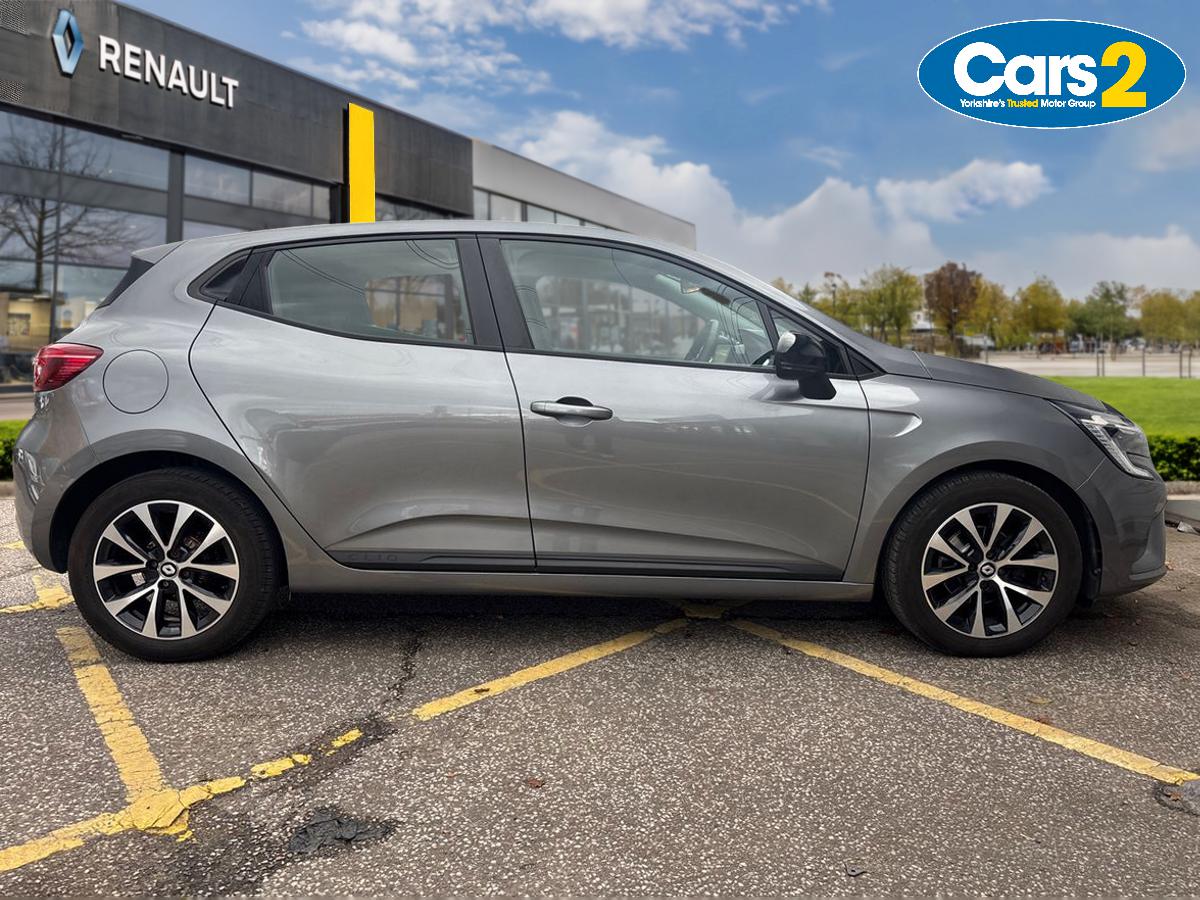 Used Renault Clio 2022 for sale - 76541183: Photo 2