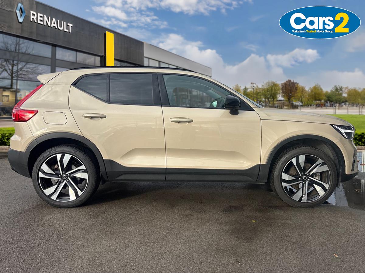 Used Volvo XC40 2024 for sale - 76541184: Photo 2