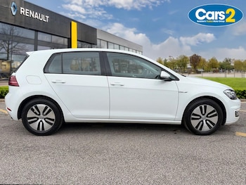 Used Volkswagen Golf 2019 for sale - 78773607: Photo