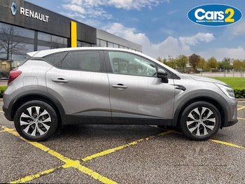 Used Renault Captur 2023 for sale - 77307445: Photo