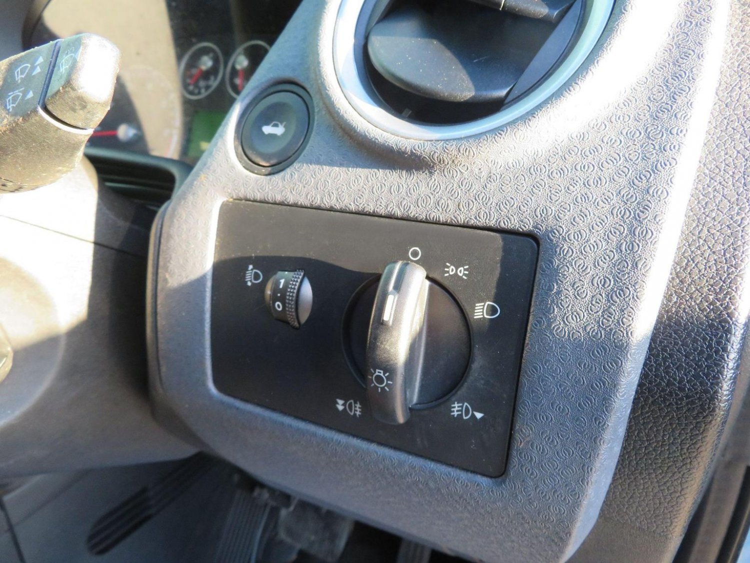 Used Ford Fusion 2009 for sale - 76358104: Photo 18