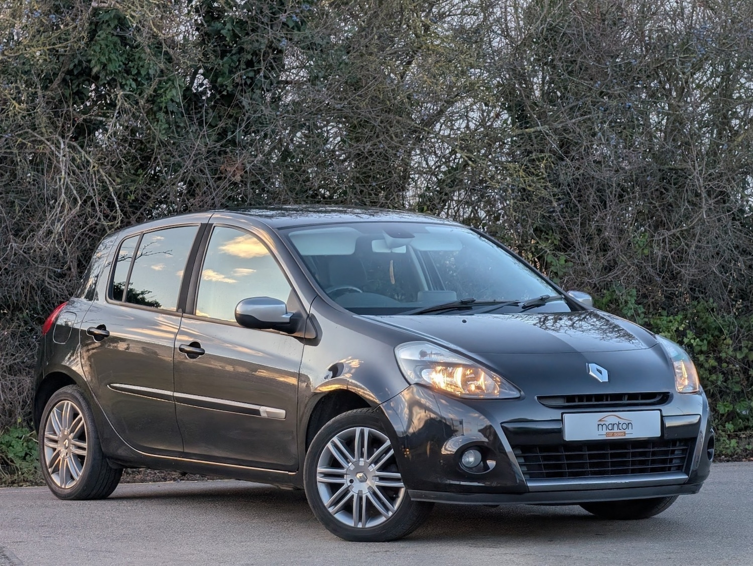 Used Renault Clio for sale - 76673252: Photo 1