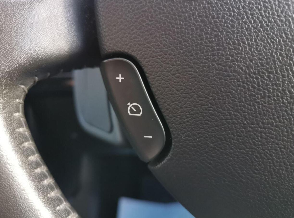 Used Renault Clio for sale - 76673252: Photo 11