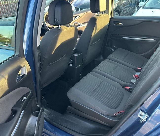 Used Vauxhall Zafira Tourer for sale - 76673253: Photo 12