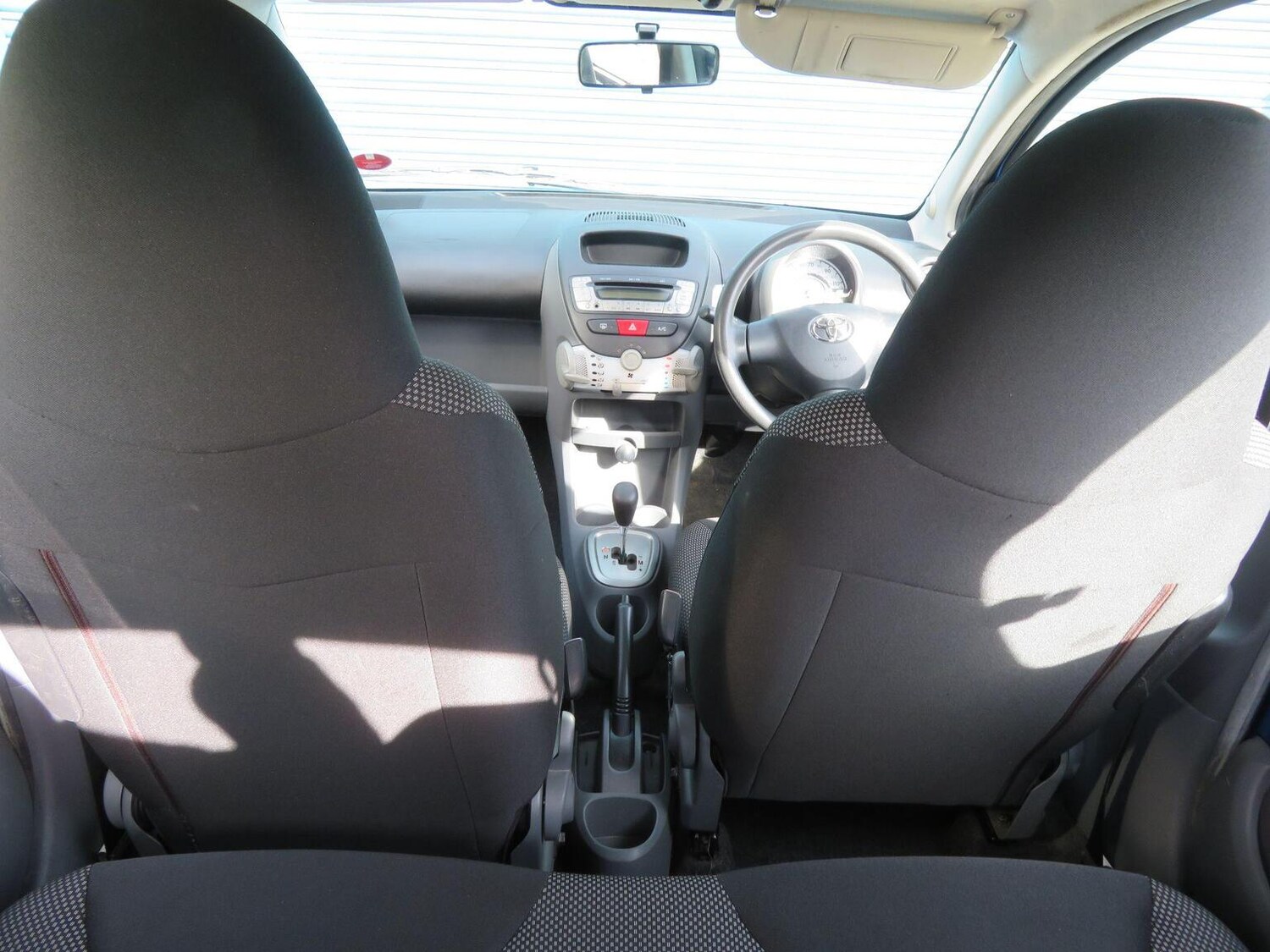 Used Toyota AYGO 2010 for sale - 76358206: Photo 15