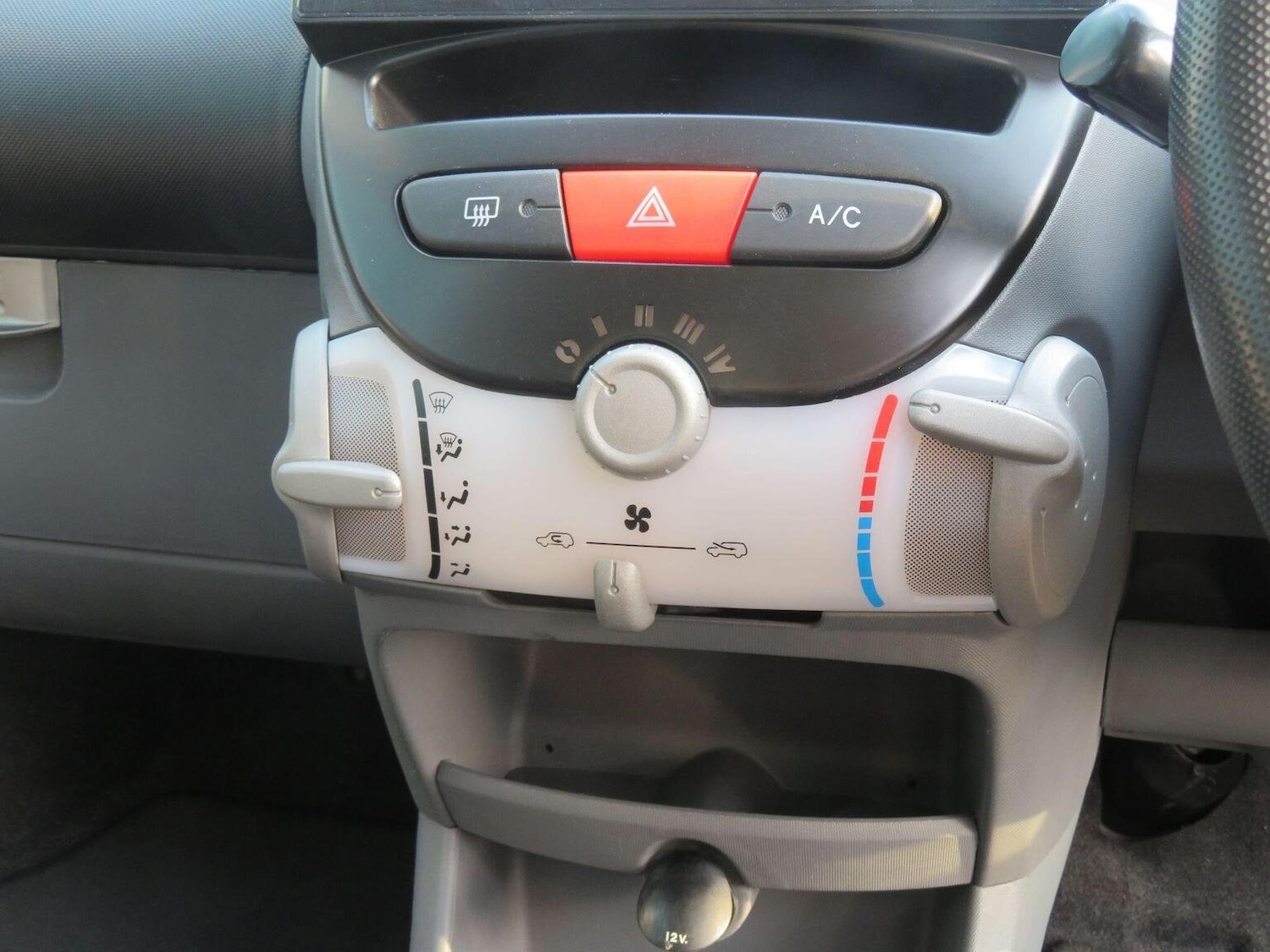 Used Toyota AYGO 2007 for sale - 76358038: Photo 13