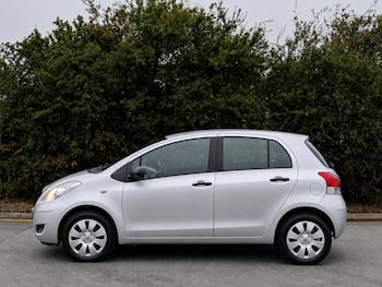 Used Toyota Yaris 2011 for sale - 79779810: Photo