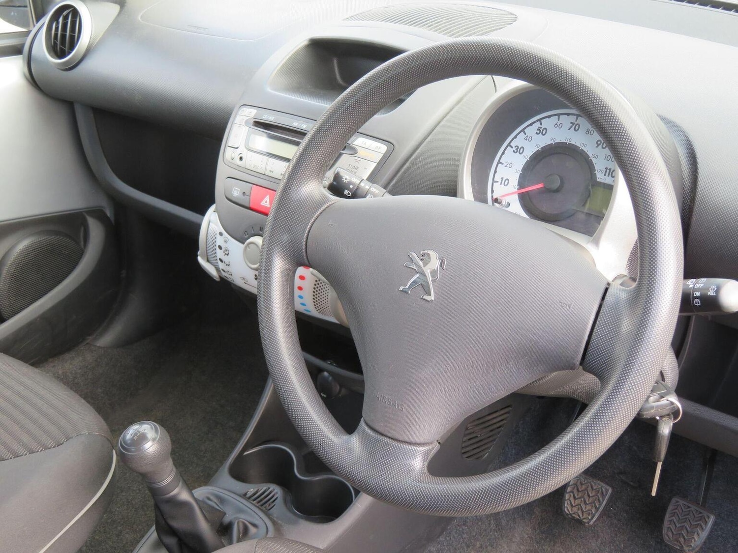 Used Peugeot 107 2012 for sale - 76358024: Photo 10