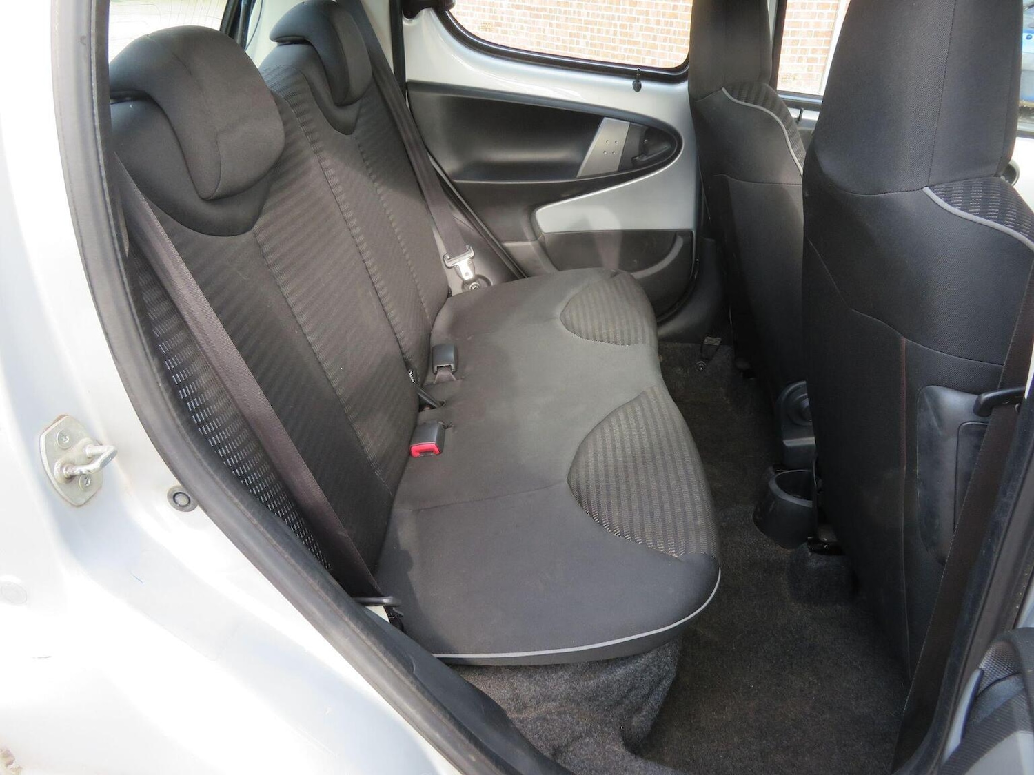 Used Peugeot 107 2012 for sale - 76358024: Photo 12