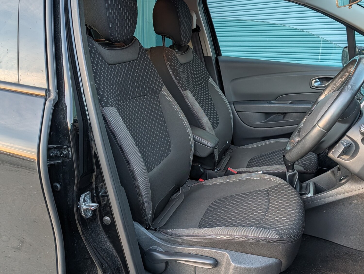 Used Renault Captur for sale - 78143761: Photo 7