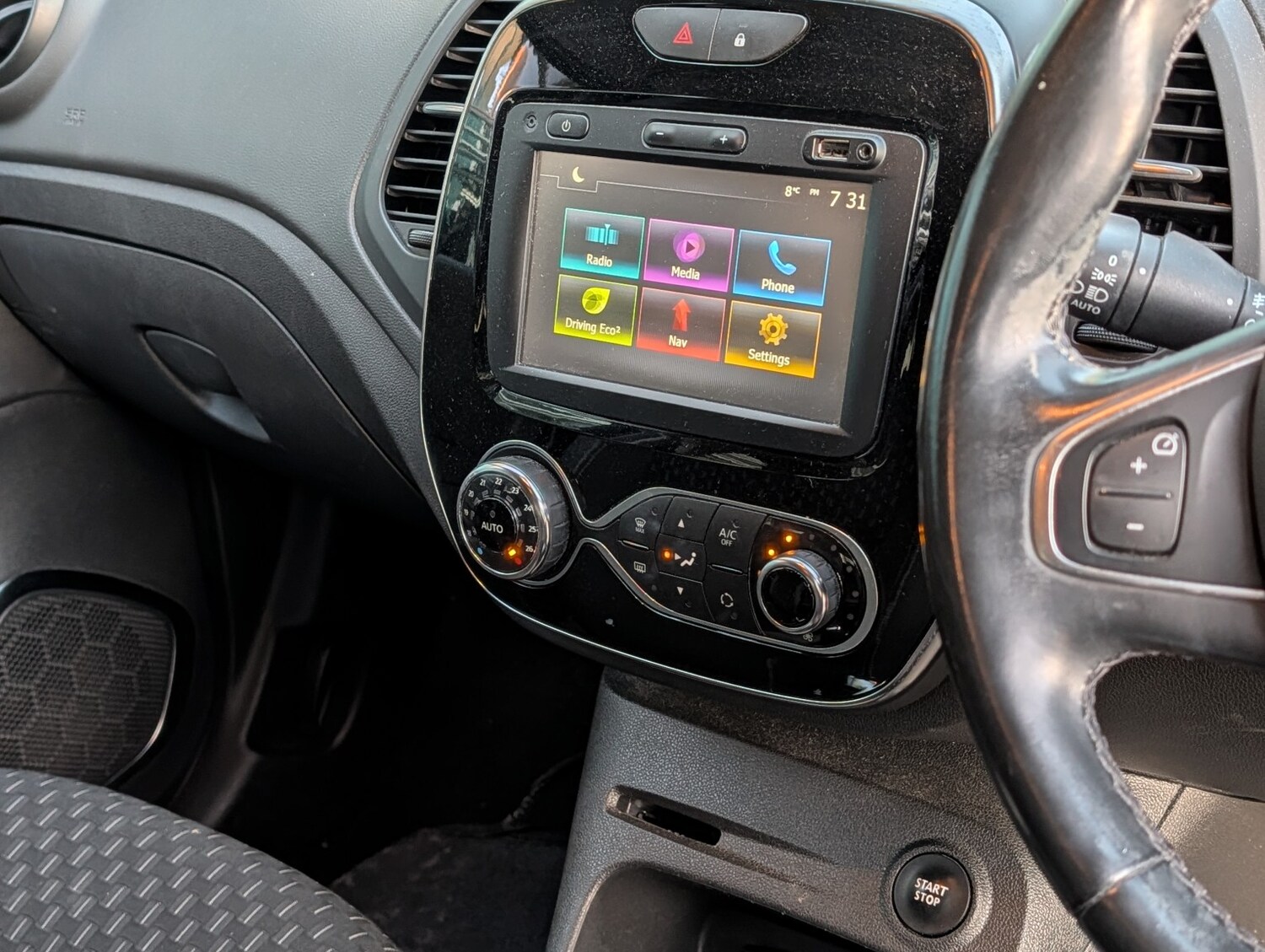 Used Renault Captur for sale - 78143761: Photo 8