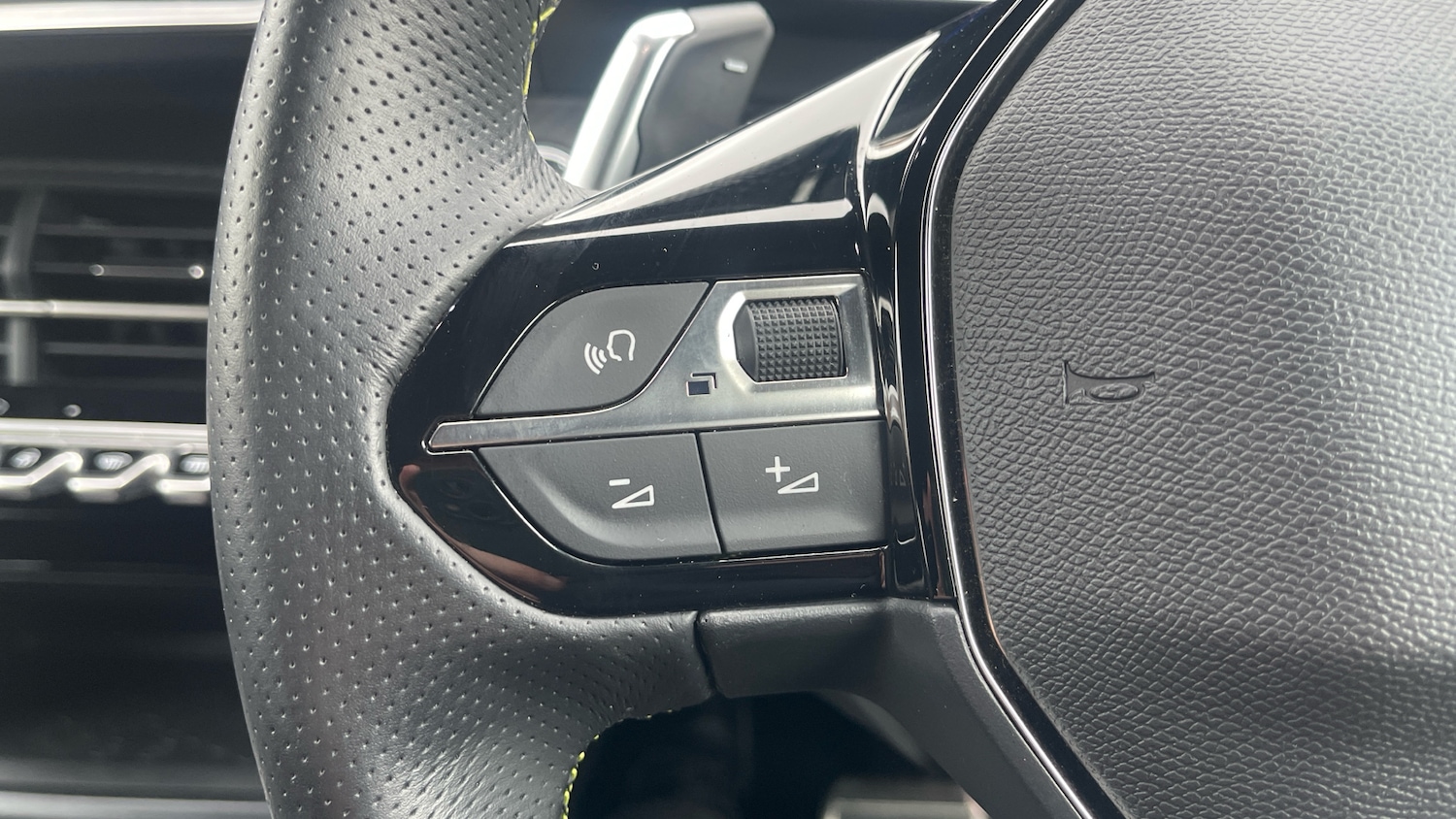 Used Peugeot 2008 2023 for sale - 77910153: Photo 23