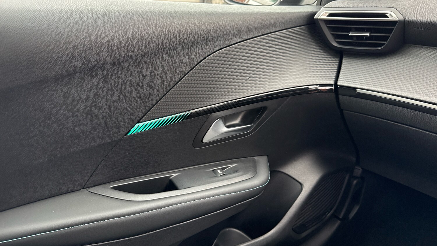 Used Peugeot 208 2023 for sale - 76574353: Photo 40