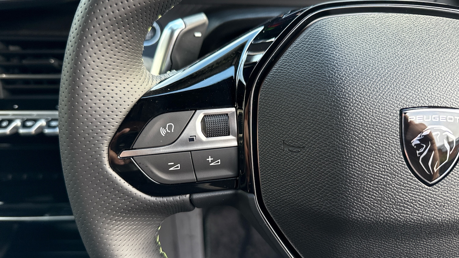 Used Peugeot 2008 2025 for sale - 77052610: Photo 23